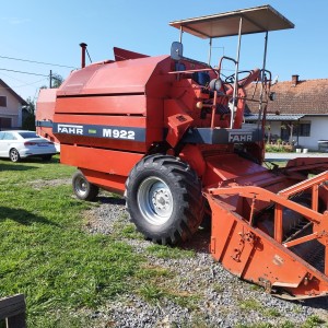Prodajem kombajn Fahr M922