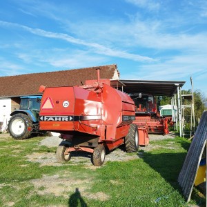 Prodajem kombajn Fahr M922