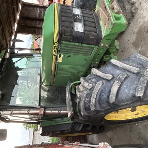John Deere 6400