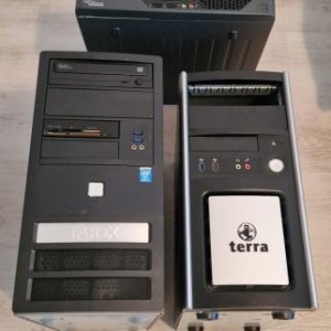 2 kučišta ( terra , tarox ) + jedno starije neispravno računalo