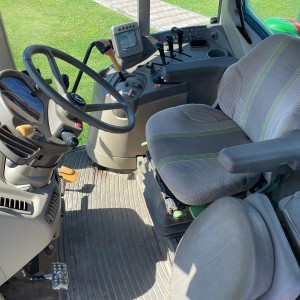 TRAKTOR JOHN DEERE 7430