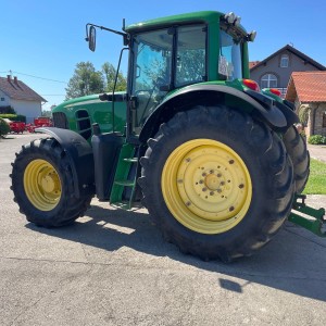 TRAKTOR JOHN DEERE 7430