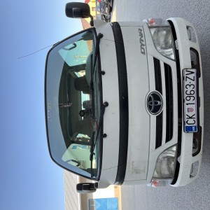 Toyota DYNA 100, 2010. godište, reg. do 11. mj. 2024. god., dizel s ugrađenom kukom