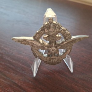 Stalak za militariju (znakove, značke, oznake)