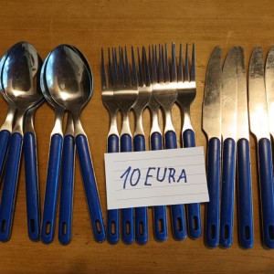 Bakreni kotlić na stalku sa mješalicom