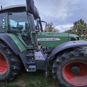 Traktor Fendt 716 vario