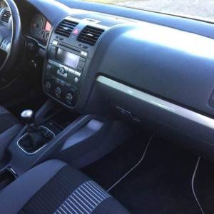 Prodajem Golf V 1.9 Tdi 2008 reg 12/2024 2600 eura Hitno0998262293
