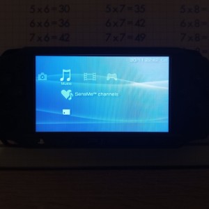 Prodajem PSP Street E1004