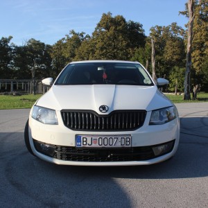 Škoda Octavia 2.0TDI DSG *CIJENA DO REGISTRACIJE* *vRS unutrašnjost*