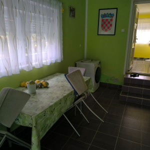 Prodajem kuću - Žlebina