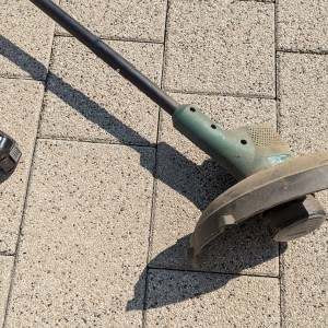 Rabljeni neispravan akumulatorski trimer Bosch EasyGrassCut 18V-230