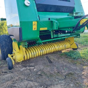 Rolo balirka John Deere 582