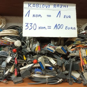 Kablovi za struju, antene, uređaje, 1 euro/kom.