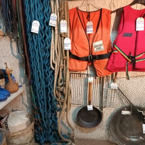 Kablovi za struju, antene, uređaje, 1 euro/kom.
