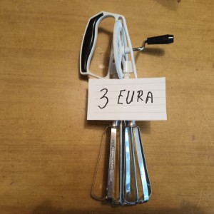 Stroj za mljevenje i pasiranje voća i povrća