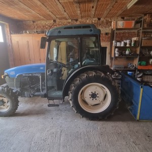 Traktor New Holland TN65F