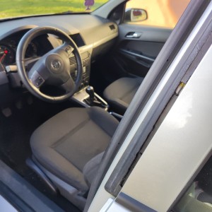 Prodajem Opel Astra 1.7CDTI 2006.god.