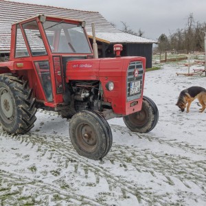Traktor i priključci