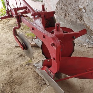 Traktor i priključci