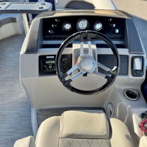 Bennington 22 LSR