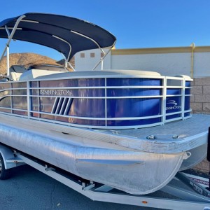 Bennington 22 LSR