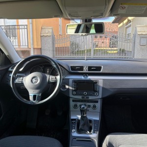 VW Passat R-line 2.0 TDI
