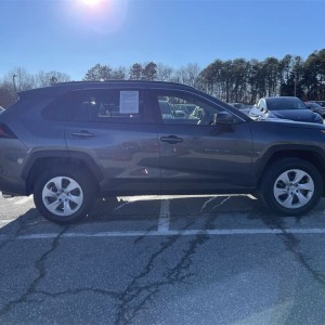 2019 Toyota RAV4 LE FWD