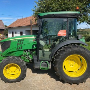 John Deere 5090