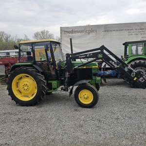 JOHN DEERE SA UTOVARIVAČEM
