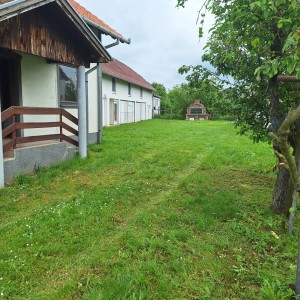 Kuća: Bošnjaci, 100.00 m2, zgrada, garaža, dvorište i oranica 3156m2