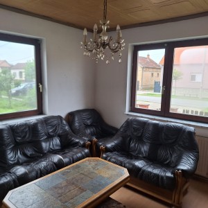Kuća: Bošnjaci, 100.00 m2, zgrada, garaža, dvorište i oranica 3156m2