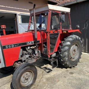 Traktor IMT 560
