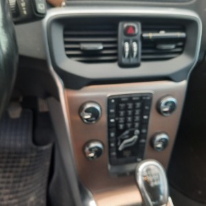 VILVO V40 CROSS CANTRY 1.6 D 116 ks registriran