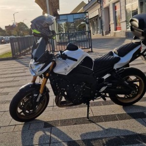 Prodajem Yamahu FZ8