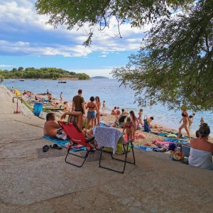 Apartmani Bulat -Apartman 2+2 ***, na otoku Prviću, 50 m od plaže/mora