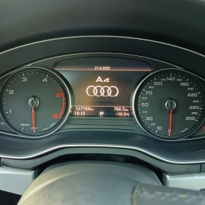 Audi A4 B9 2.0 TDI 140 kW Limuzina 2xS Line 2016 godina u savršenom st