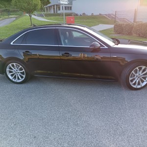 Audi A4 B9 2.0 TDI 140 kW Limuzina 2xS Line 2016 godina u savršenom st