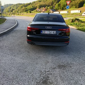 Audi A4 B9 2.0 TDI 140 kW Limuzina 2xS Line 2016 godina u savršenom st