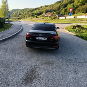 Audi A4 B9 2.0 TDI 140 kW Limuzina 2xS Line 2016 godina u savršenom st