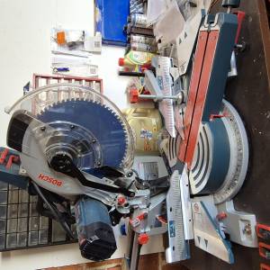 BOSCH potezno-nagibna pila GCM 12 SDE