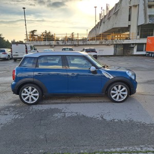 MINI COOPER COUNTRYMAN