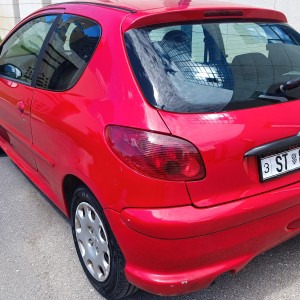 Peugeot 1.4 HDI 2005 god reg istekla niska potrošnja nove gume