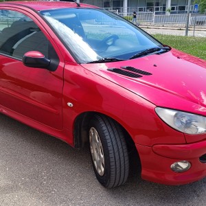 Peugeot 1.4 HDI 2005 god reg istekla niska potrošnja nove gume
