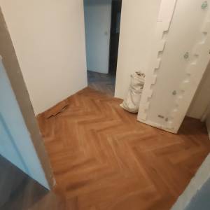 Postavljamo laminate, vinil i gotove parkete