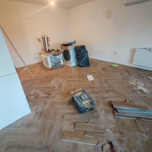Postavljamo laminate, vinil i gotove parkete