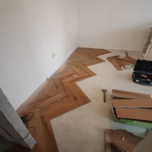 Postavljamo laminate, vinil i gotove parkete