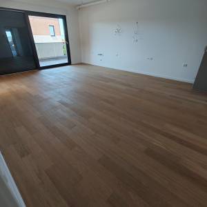 Postavljamo laminate, vinil i gotove parkete