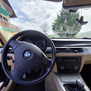 PRILIKA BMW E91 320 D