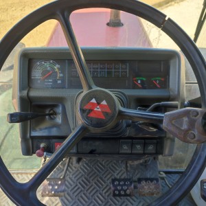 Prodaje se traktor Masey Ferguson 3070