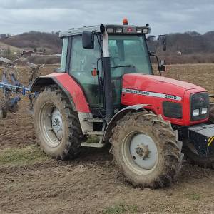 Prodaje se traktor Masey Ferguson 3070